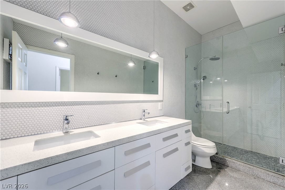 10 Castle Creek Court