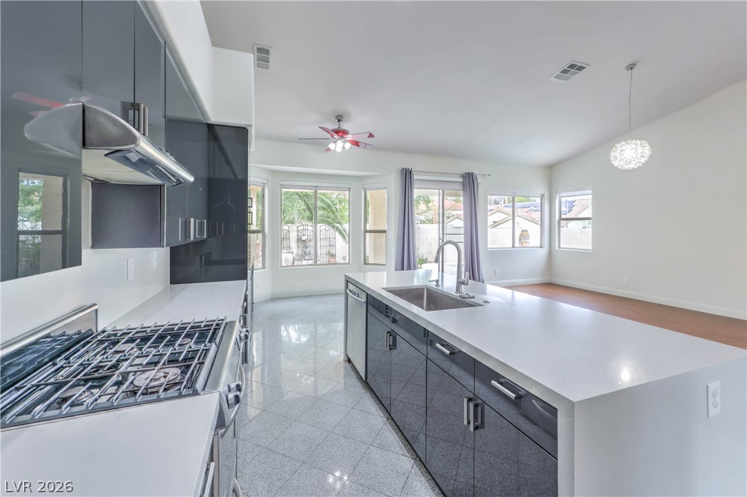 10 Castle Creek Court