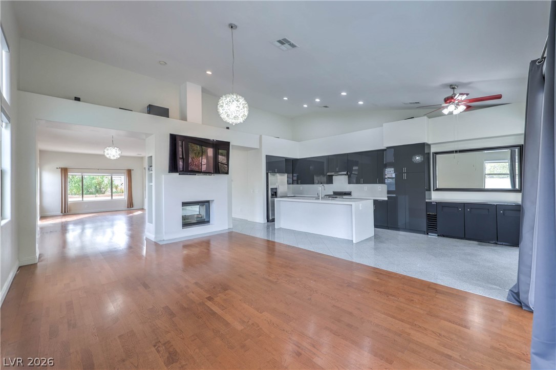 10 Castle Creek Court