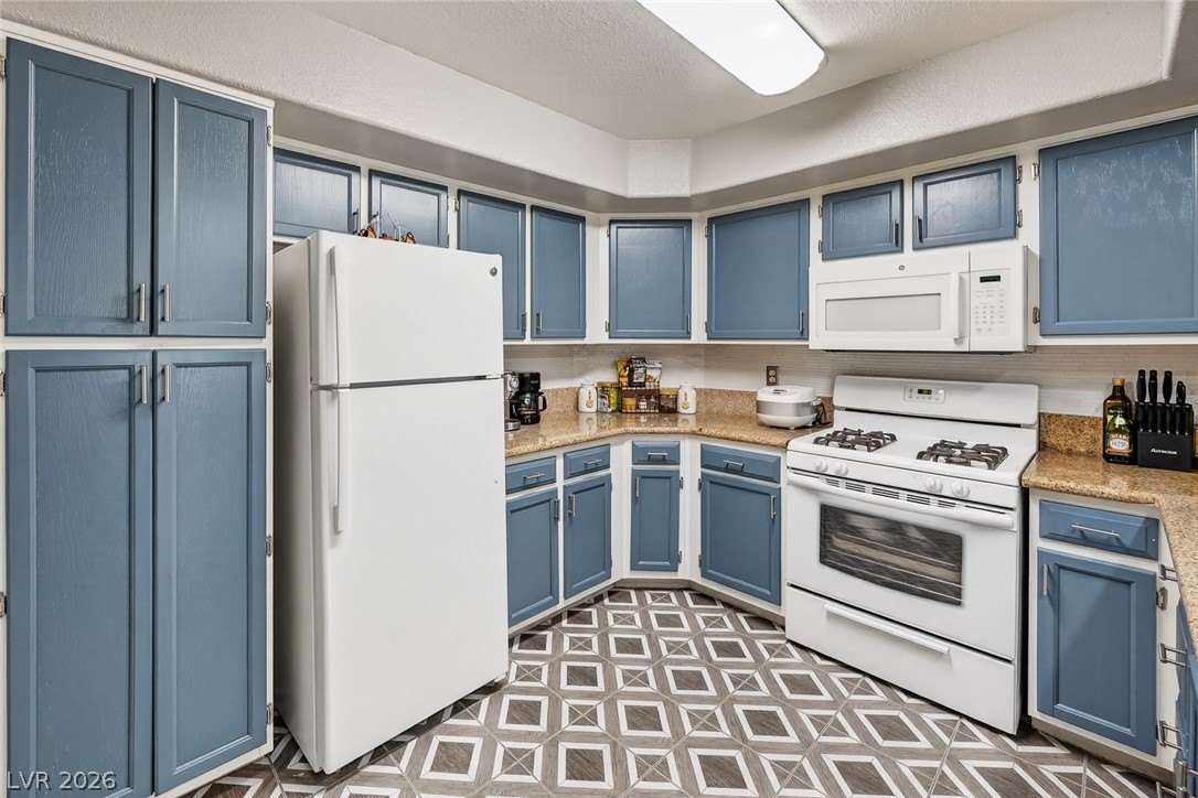 7950 West Flamingo Road 2056