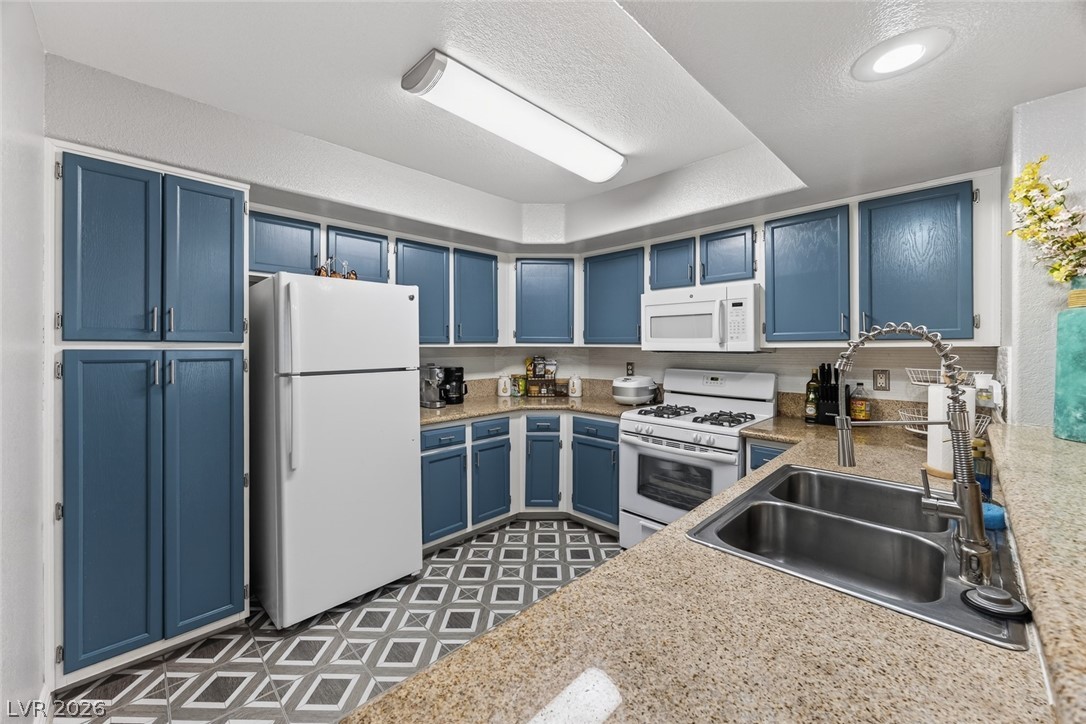 7950 West Flamingo Road 2056