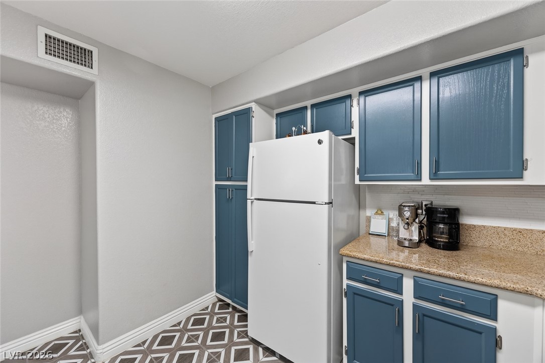 7950 West Flamingo Road 2056