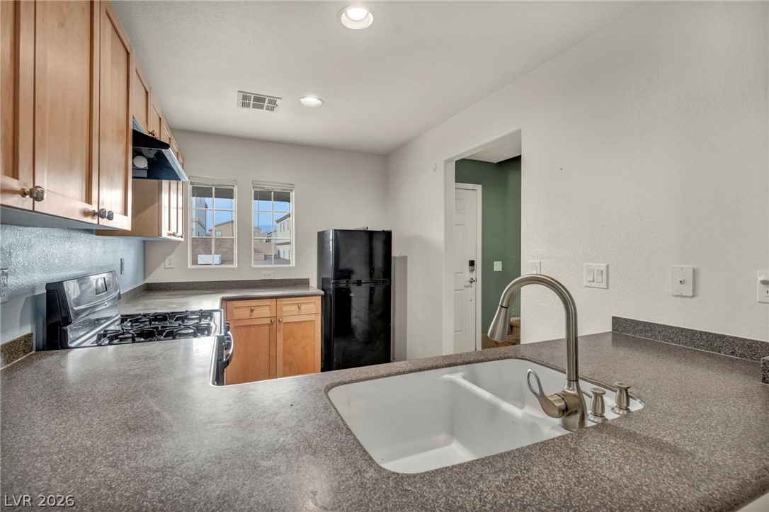 9145 Careful Canvas Avenue