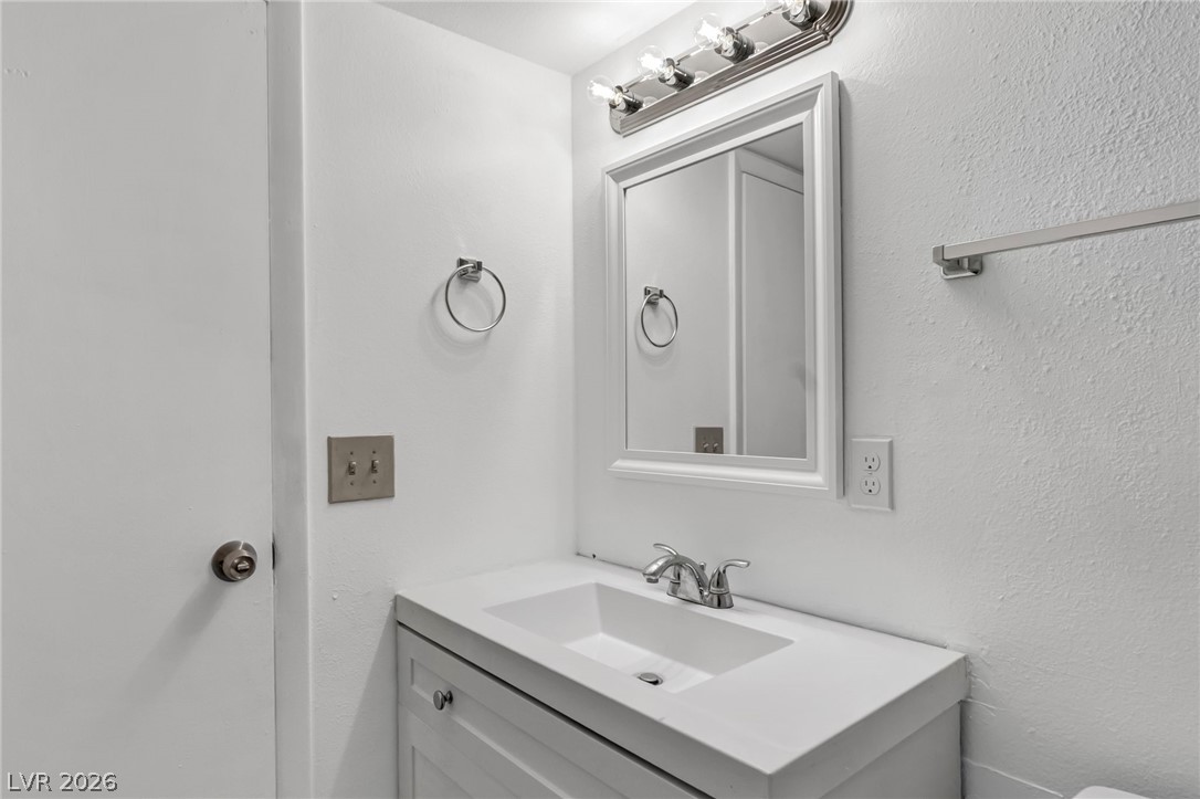 605 South Royal Crest Circle 9