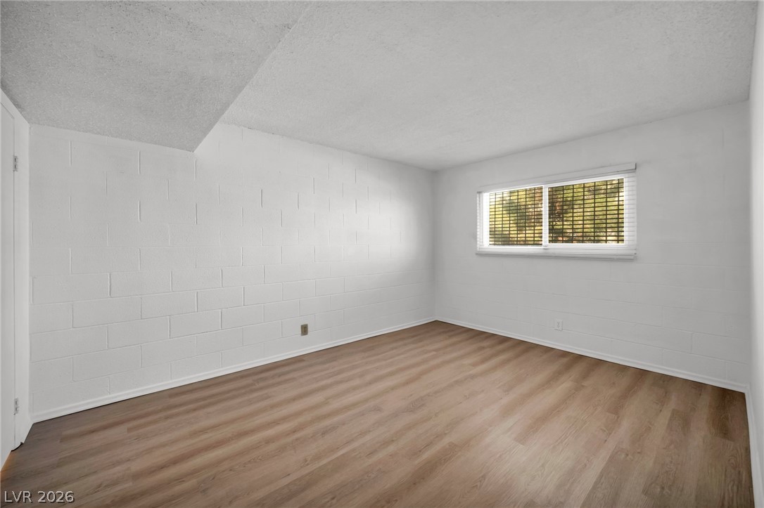 605 South Royal Crest Circle 9