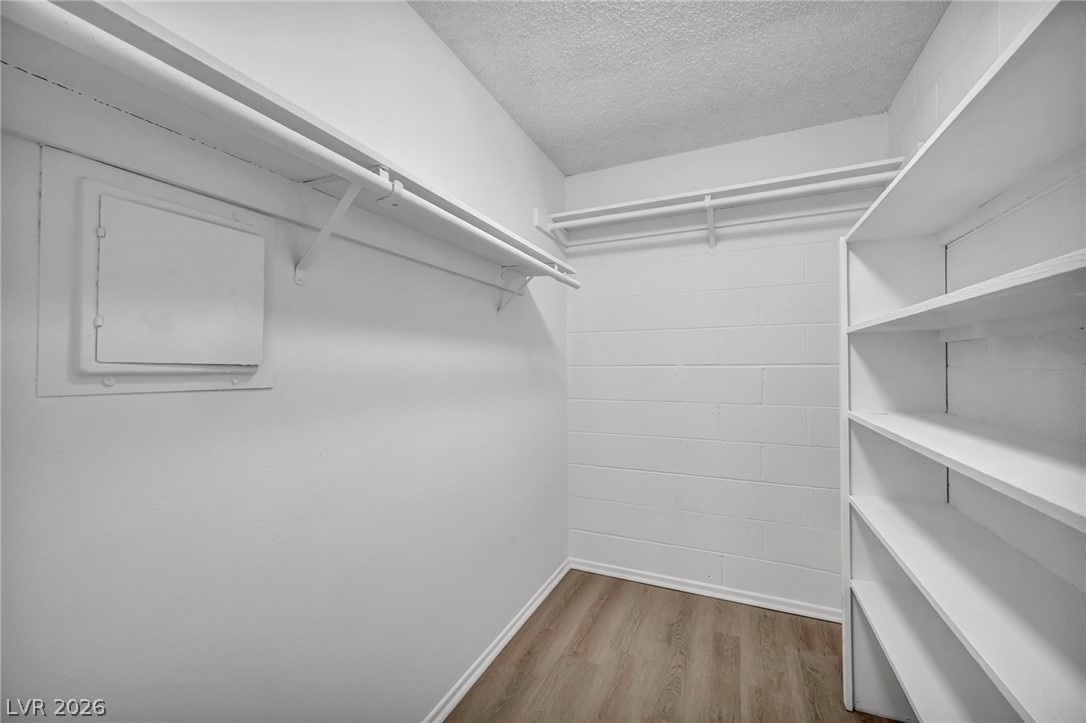 605 South Royal Crest Circle 9