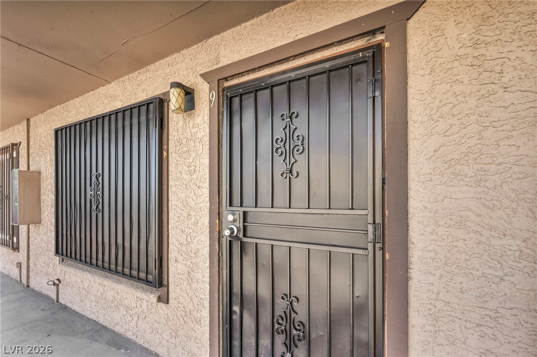 605 South Royal Crest Circle 9