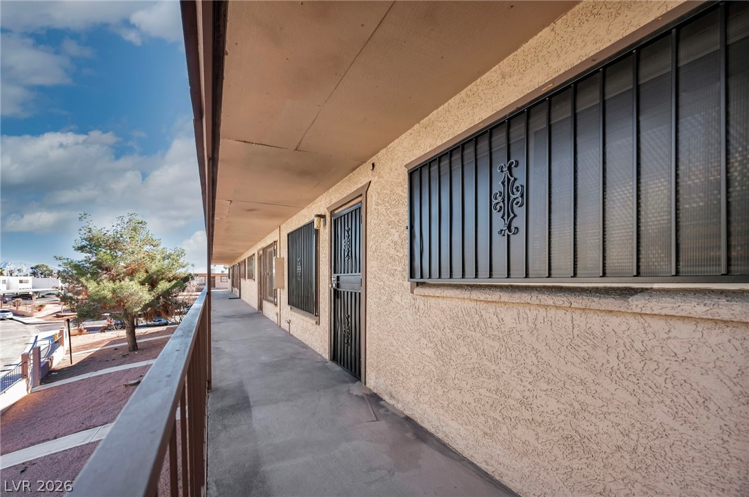 605 South Royal Crest Circle 9