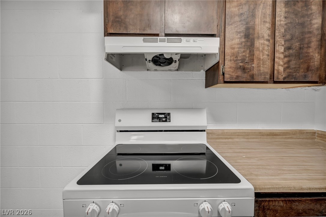 605 South Royal Crest Circle 9