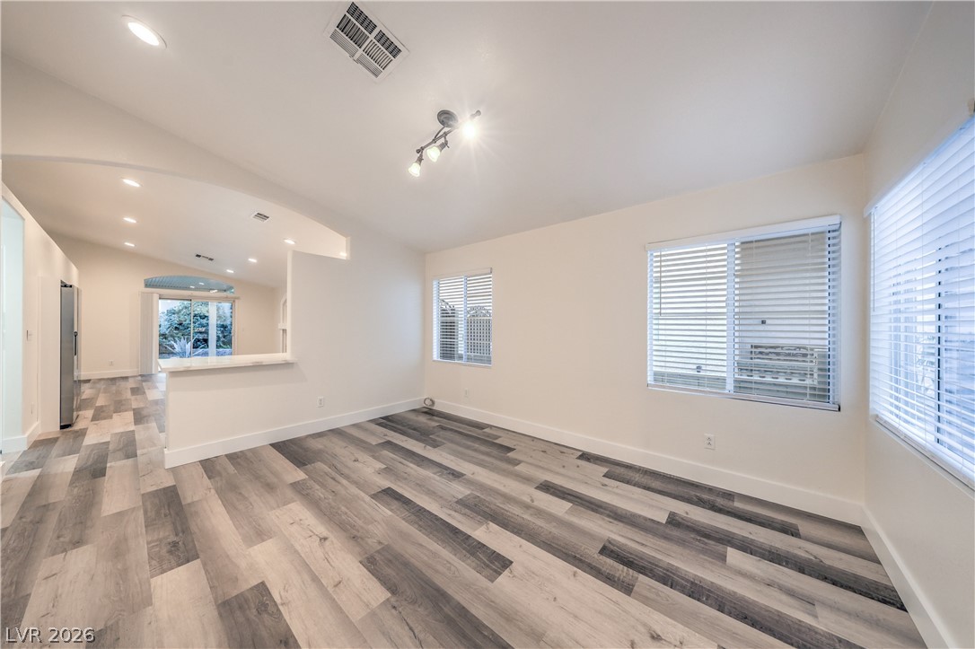 8233 West Rochelle Avenue