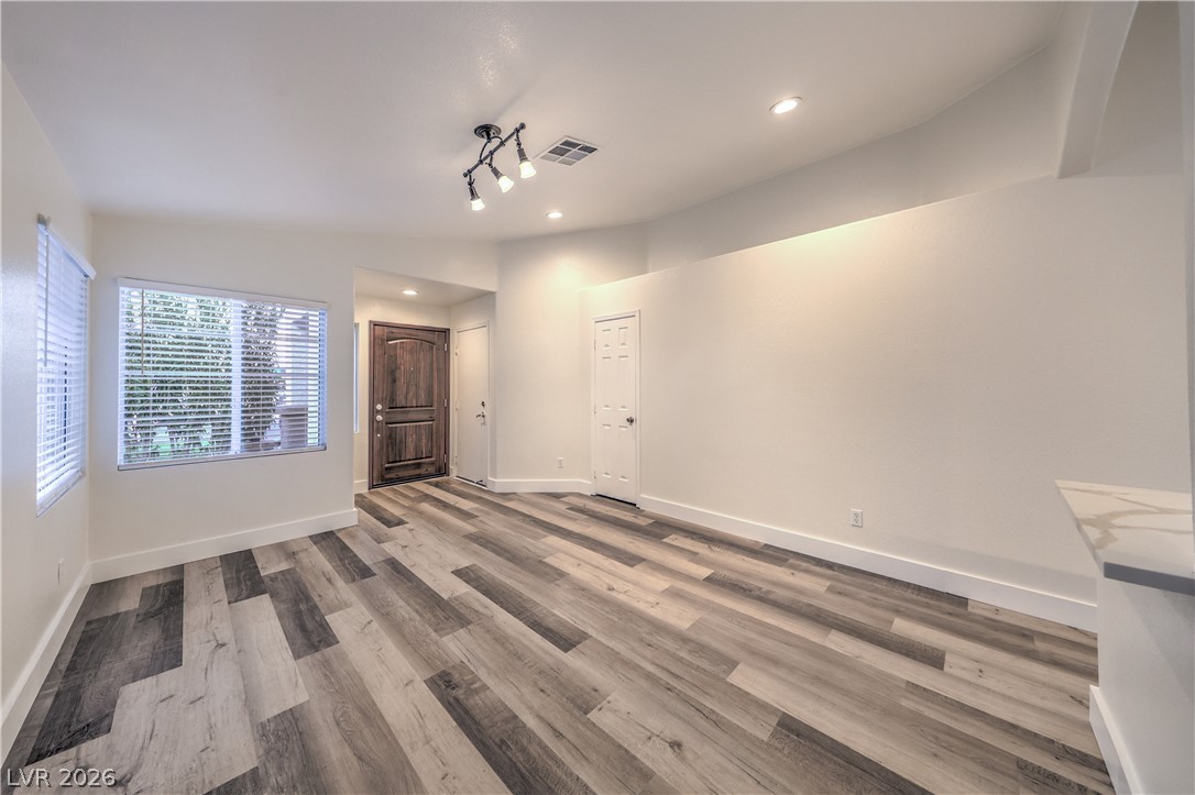 8233 West Rochelle Avenue