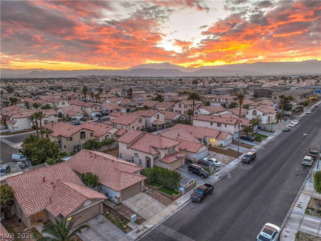 8233 West Rochelle Avenue