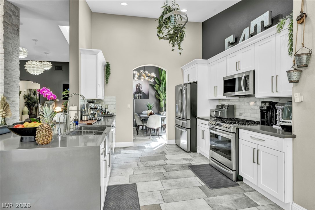 11212 Dell Cliffs Court