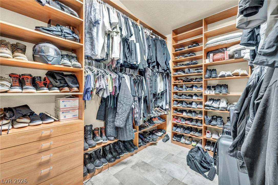 11212 Dell Cliffs Court