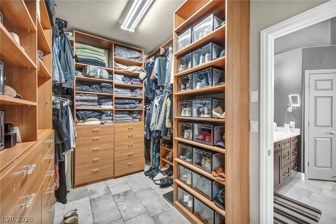 11212 Dell Cliffs Court