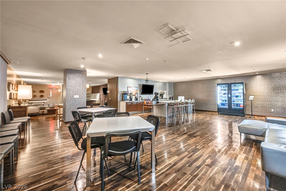 8255 Las Vegas Boulevard 719