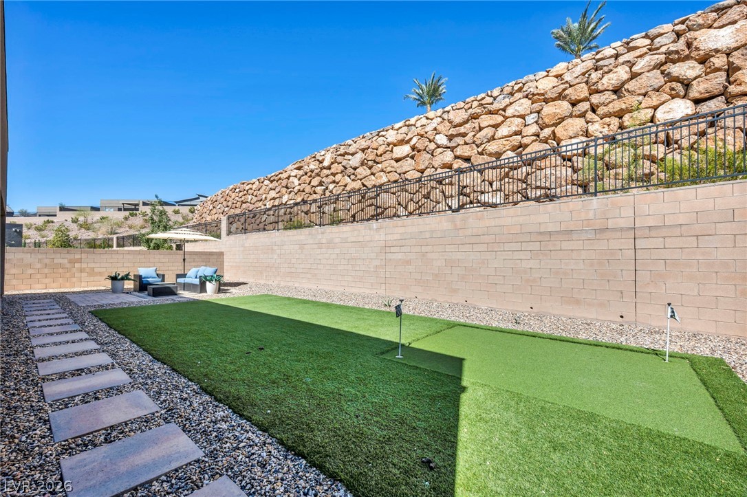 64 Reverie Heights Avenue