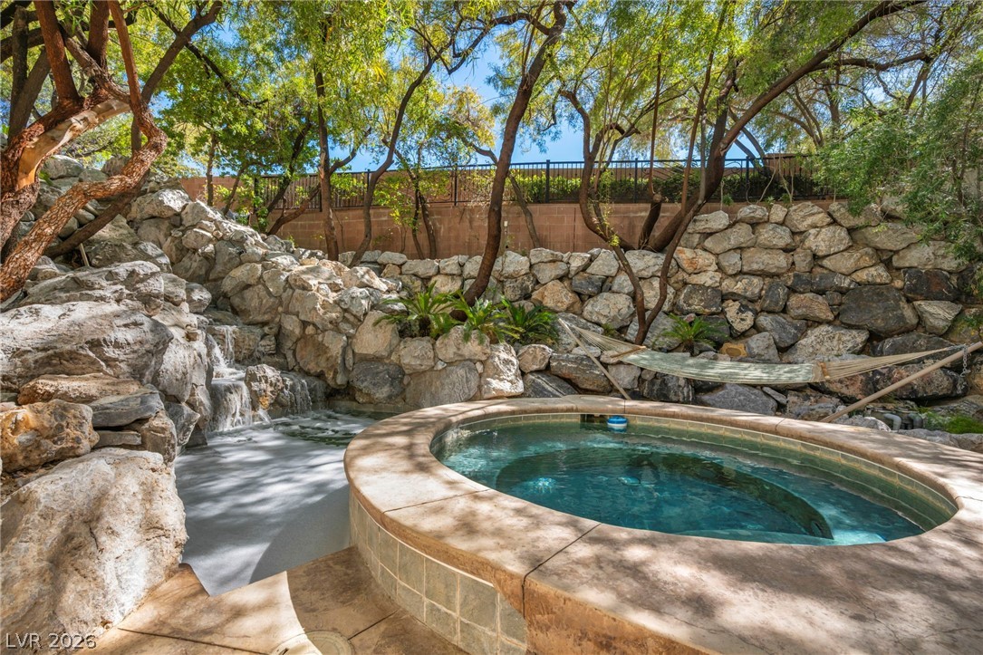 416 Saint Andrews Court