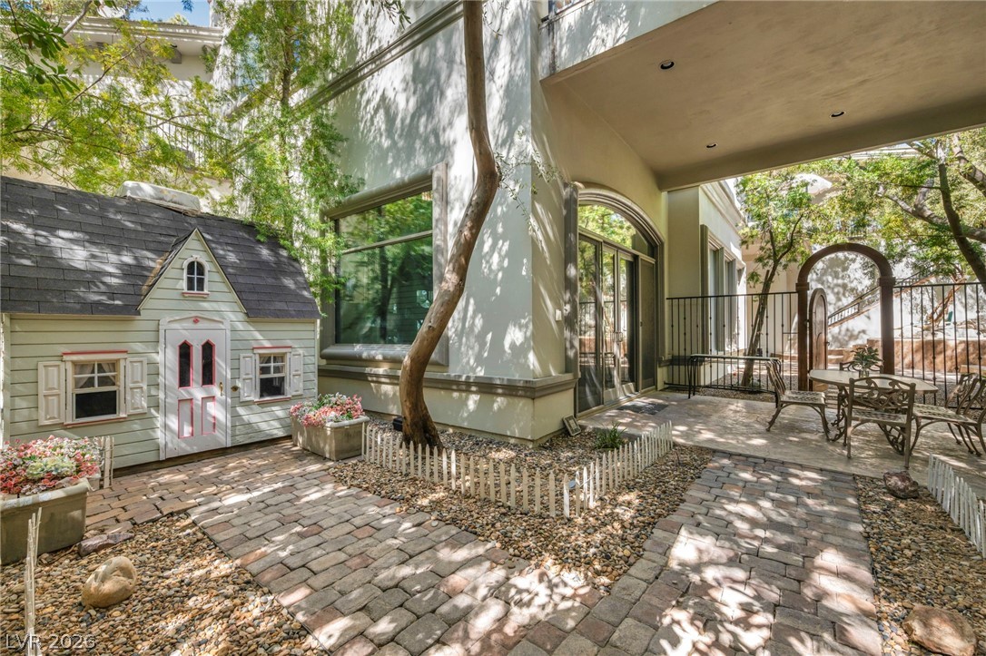 416 Saint Andrews Court