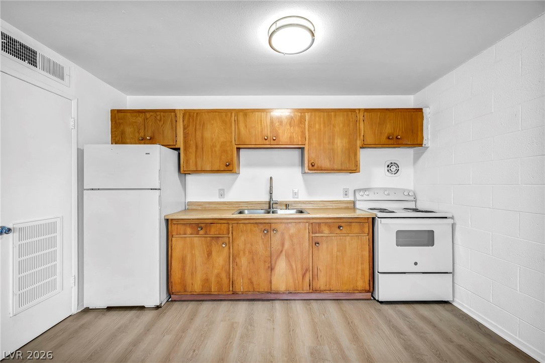 605 South Royal Crest Circle 6