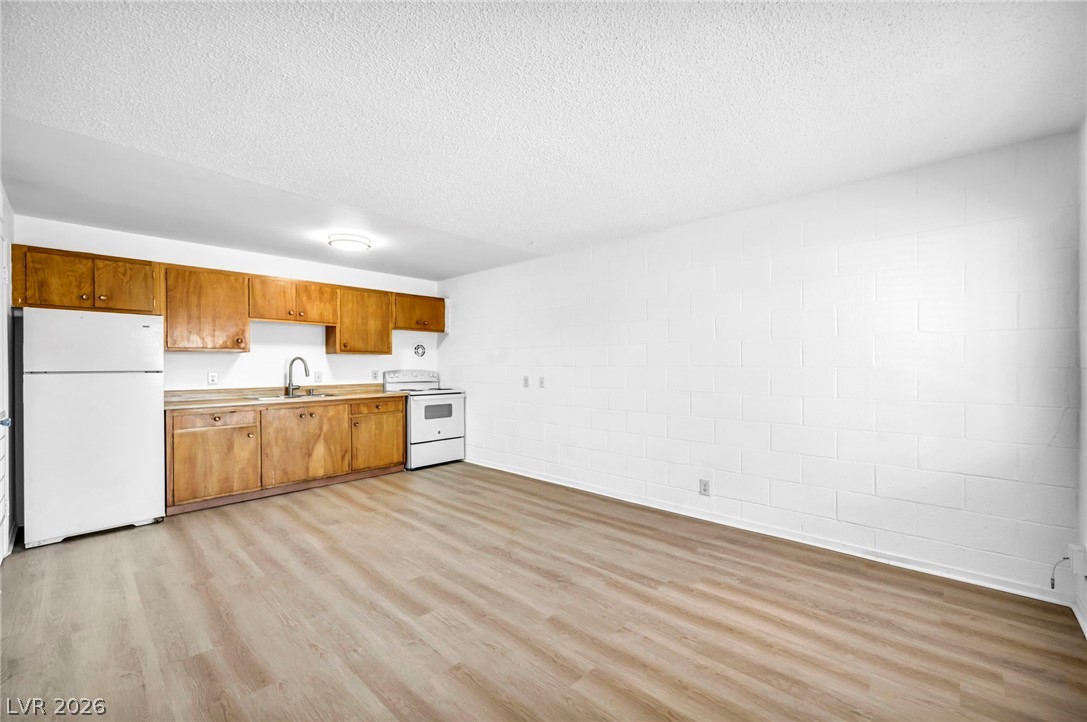 605 South Royal Crest Circle 6