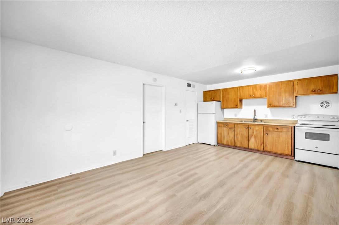 605 South Royal Crest Circle 6