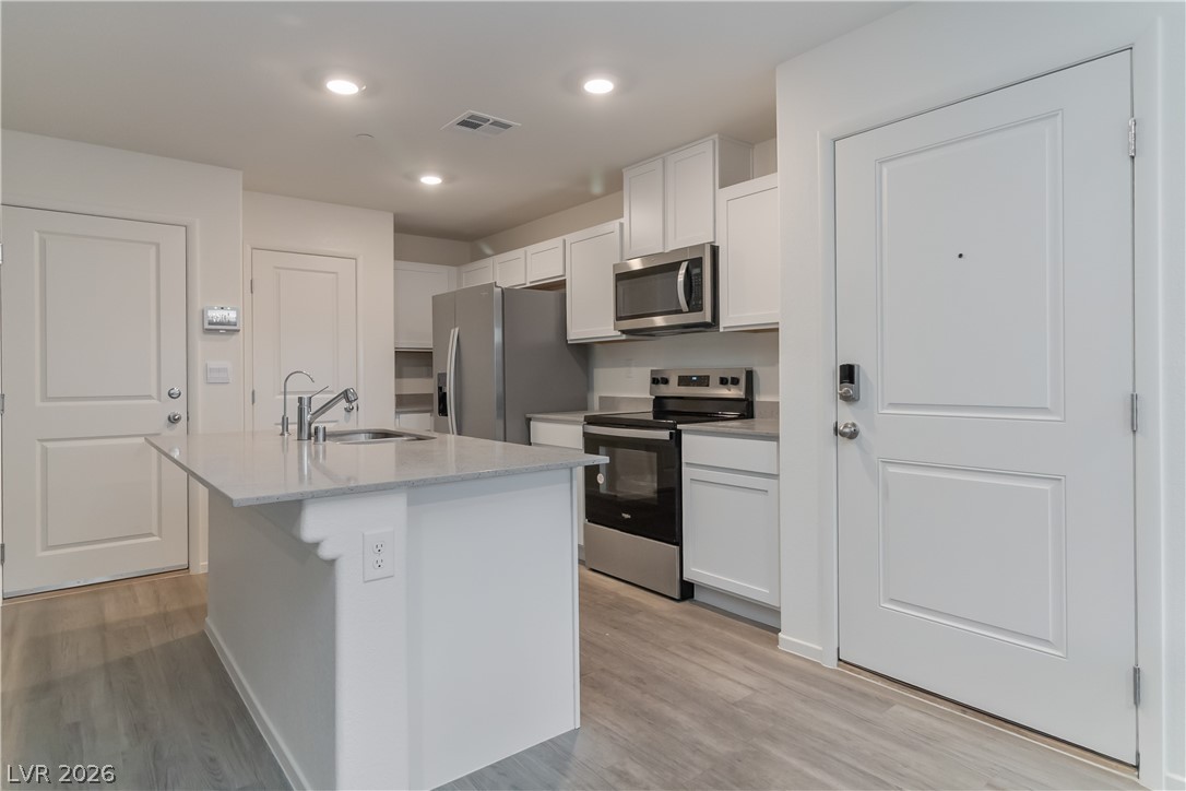 6156 Lily Garden Street