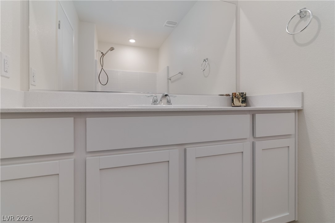 6156 Lily Garden Street