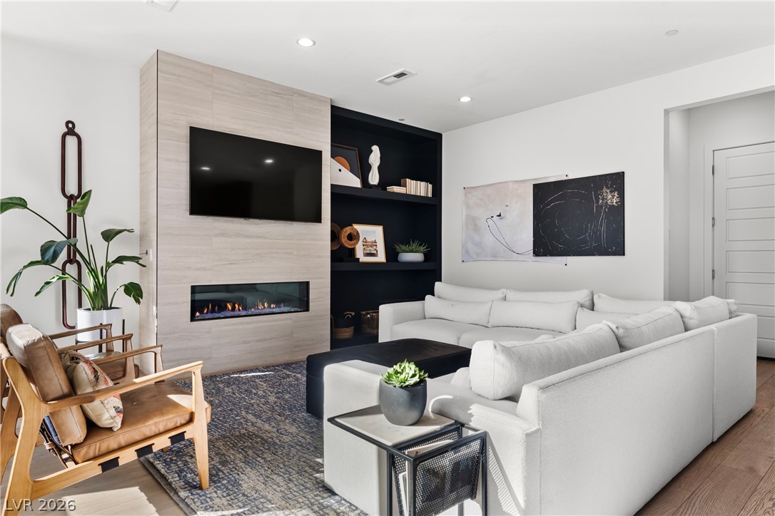 10125 Sequoia Glen Avenue