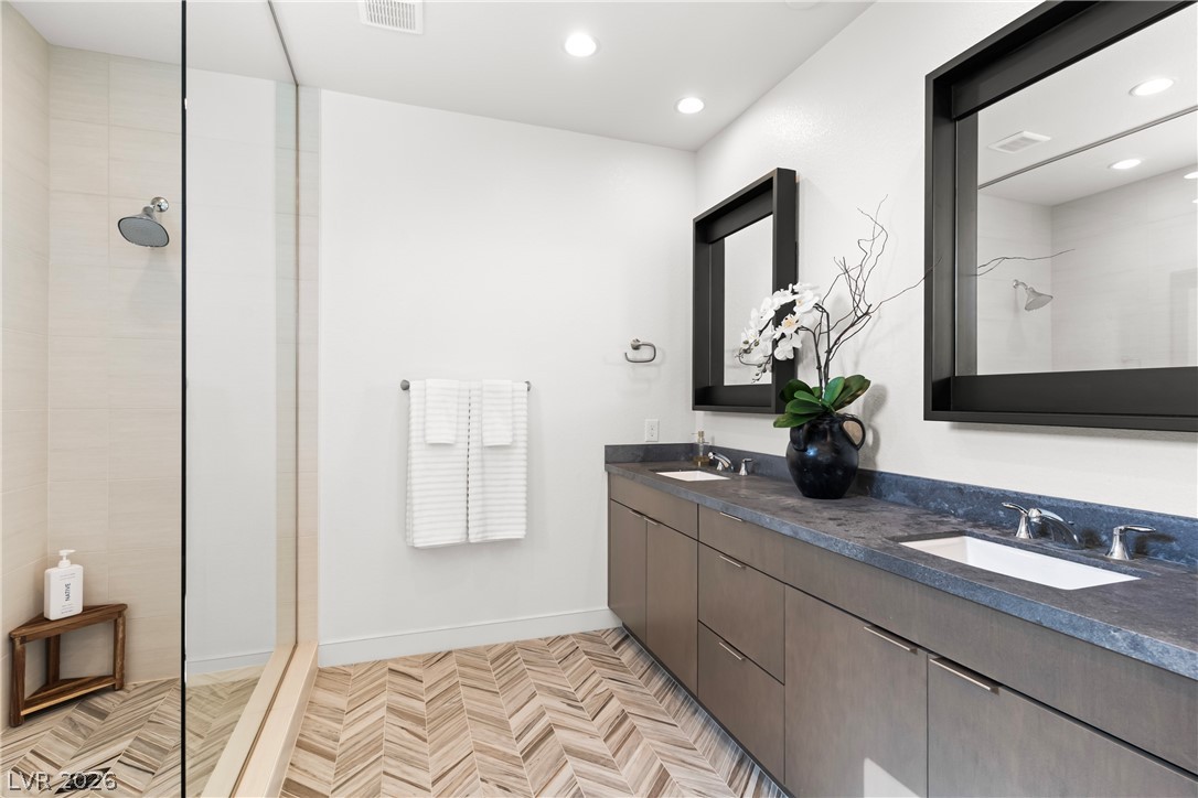 10125 Sequoia Glen Avenue