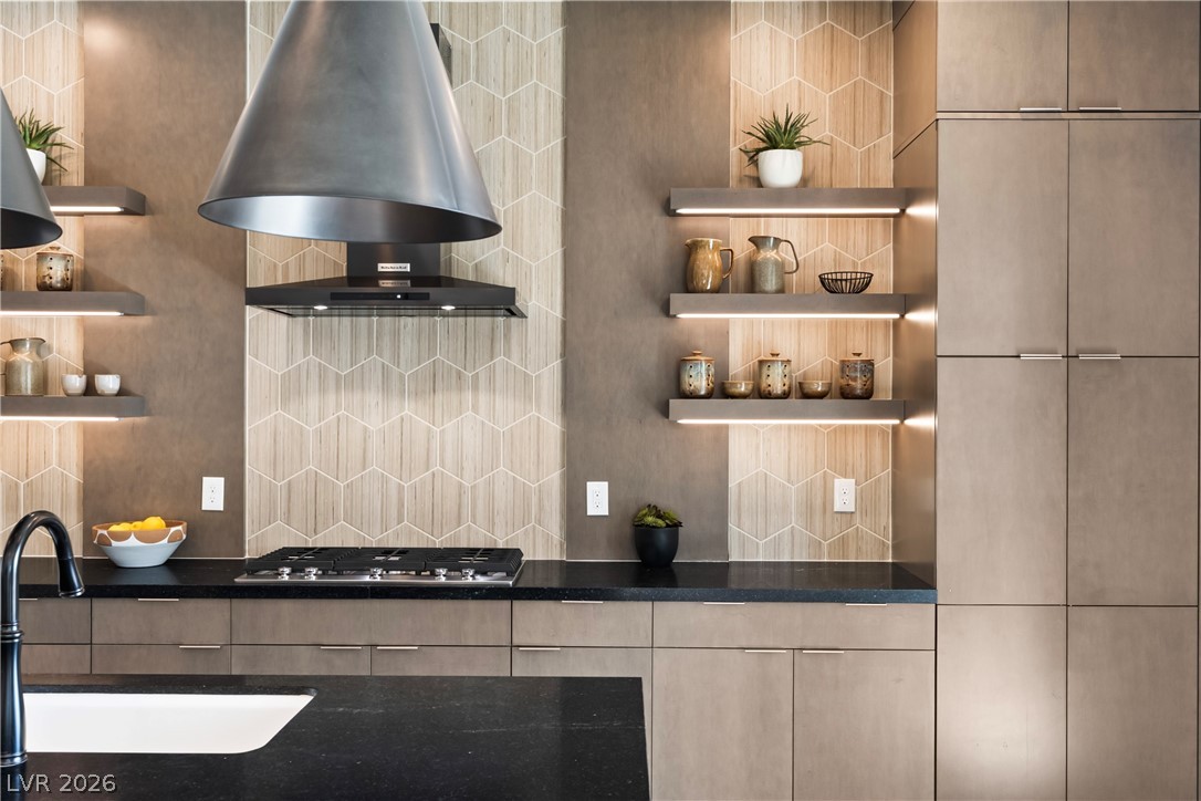 10125 Sequoia Glen Avenue