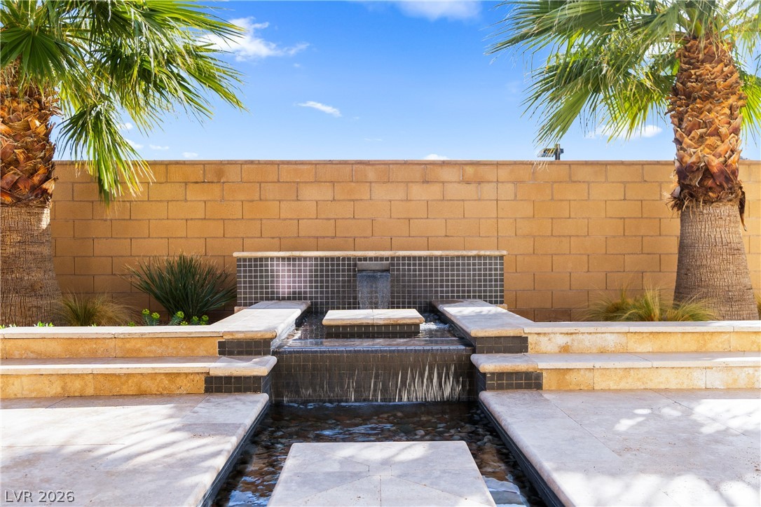 10125 Sequoia Glen Avenue