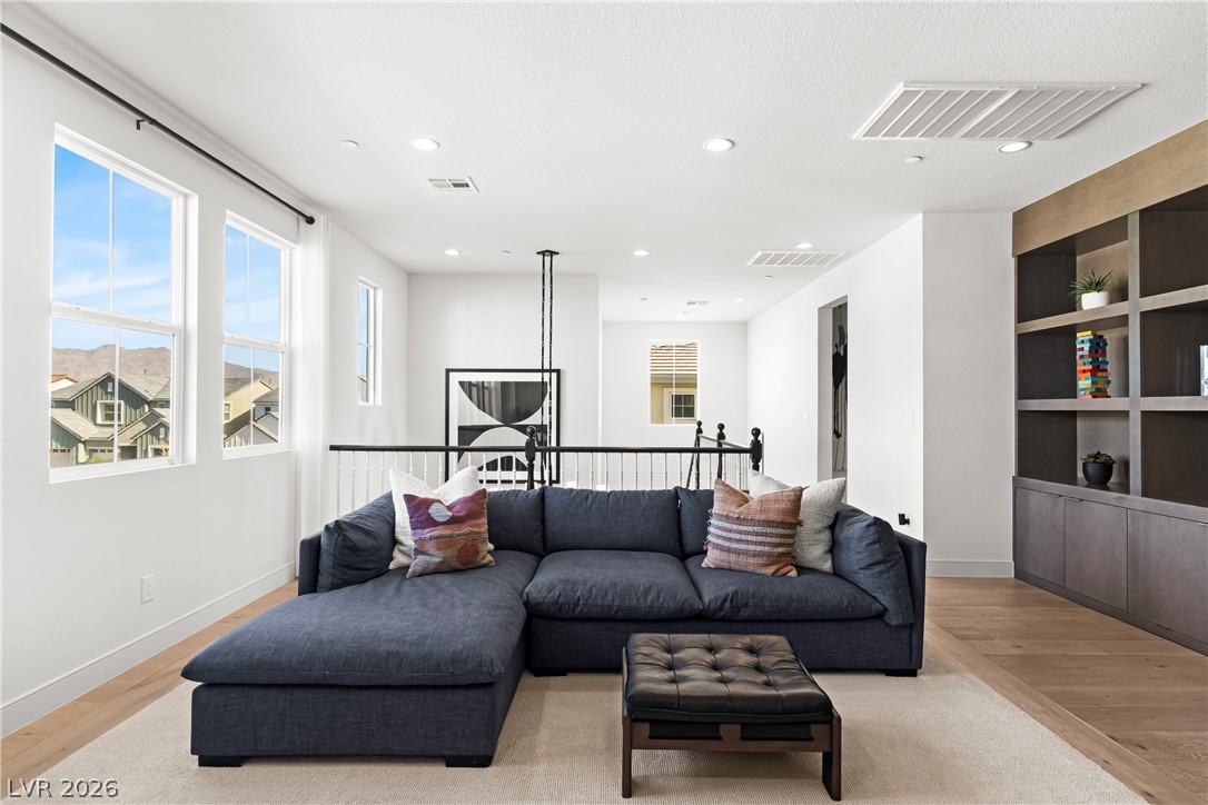 10125 Sequoia Glen Avenue