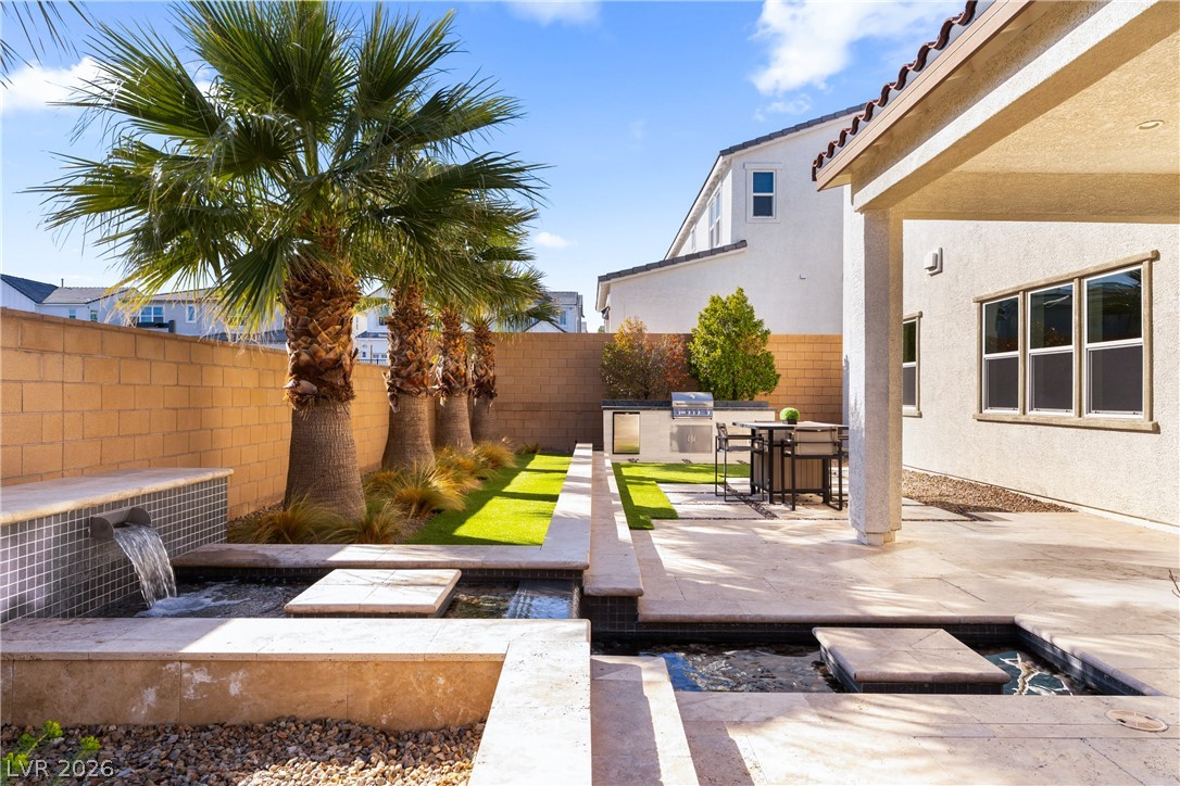 10125 Sequoia Glen Avenue