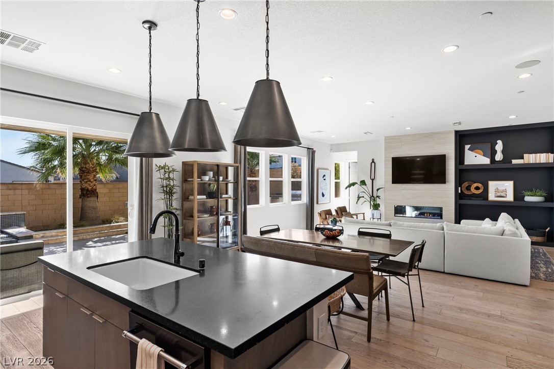 10125 Sequoia Glen Avenue