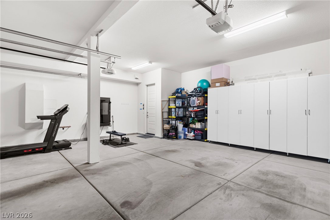 10125 Sequoia Glen Avenue