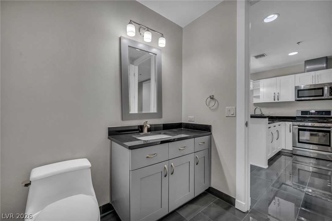 4525 Dean Martin Drive 2903