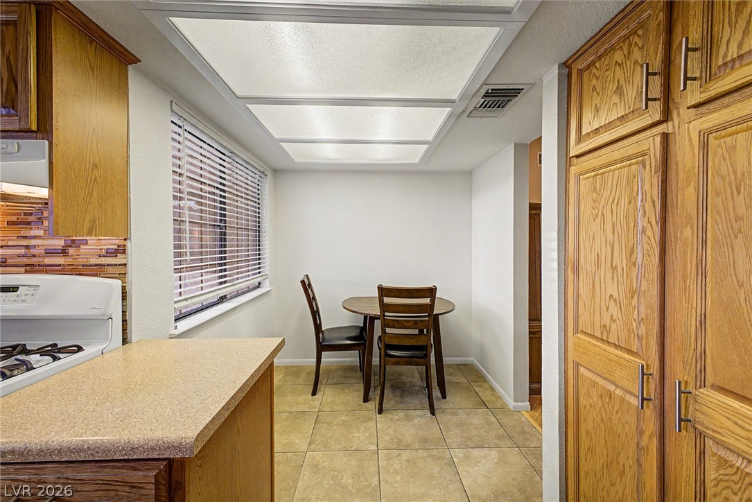 3127 La Mancha Way
