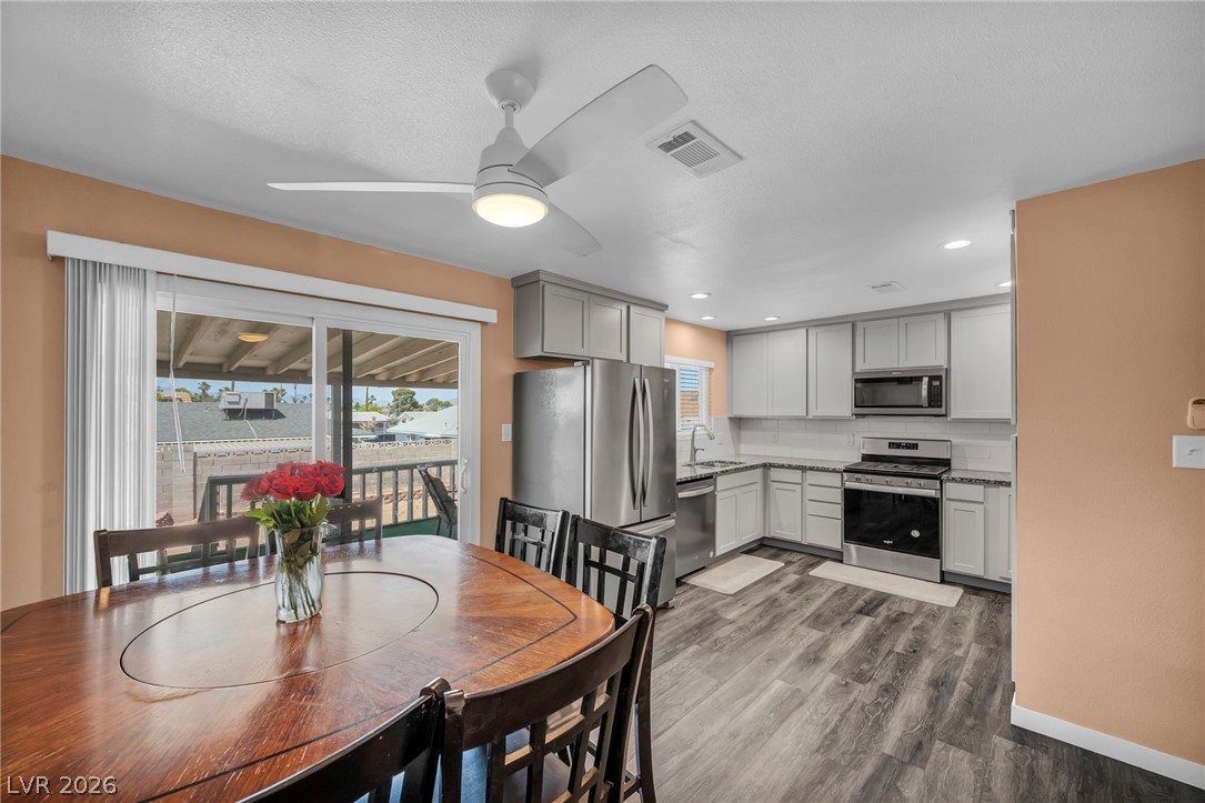 4442 El Cebra Way