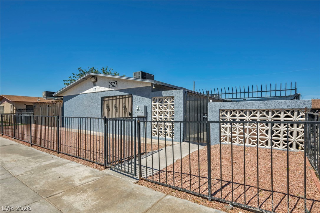 2527 Carroll Street