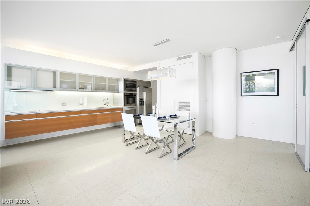 3726 Las Vegas Boulevard 302