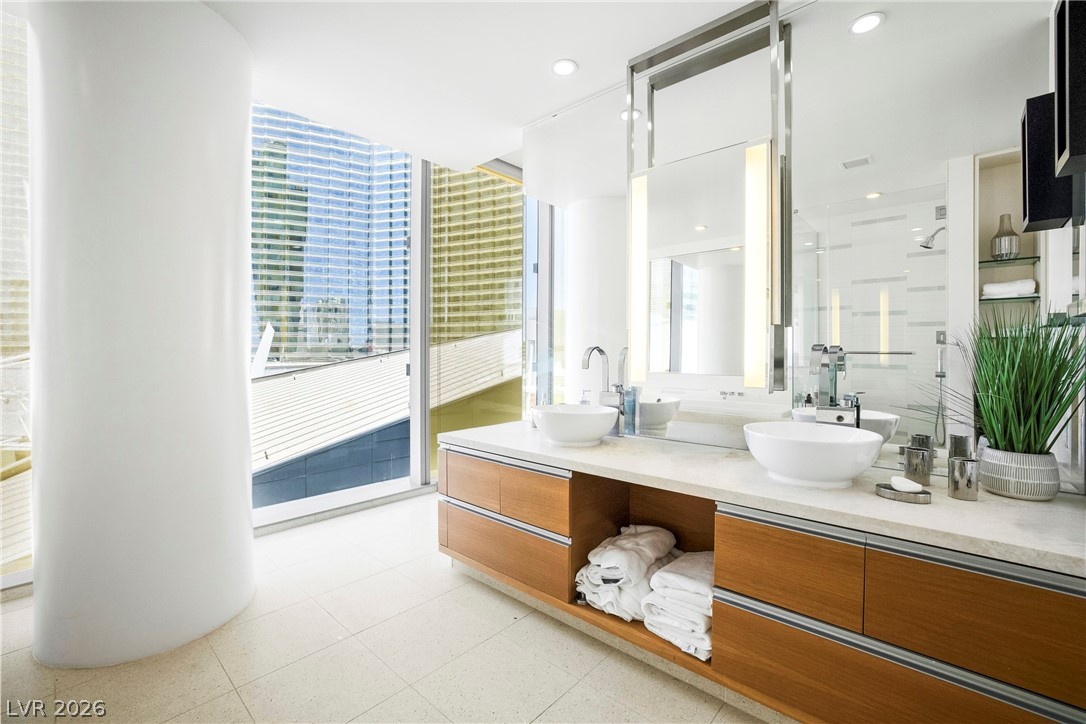 3726 Las Vegas Boulevard 302