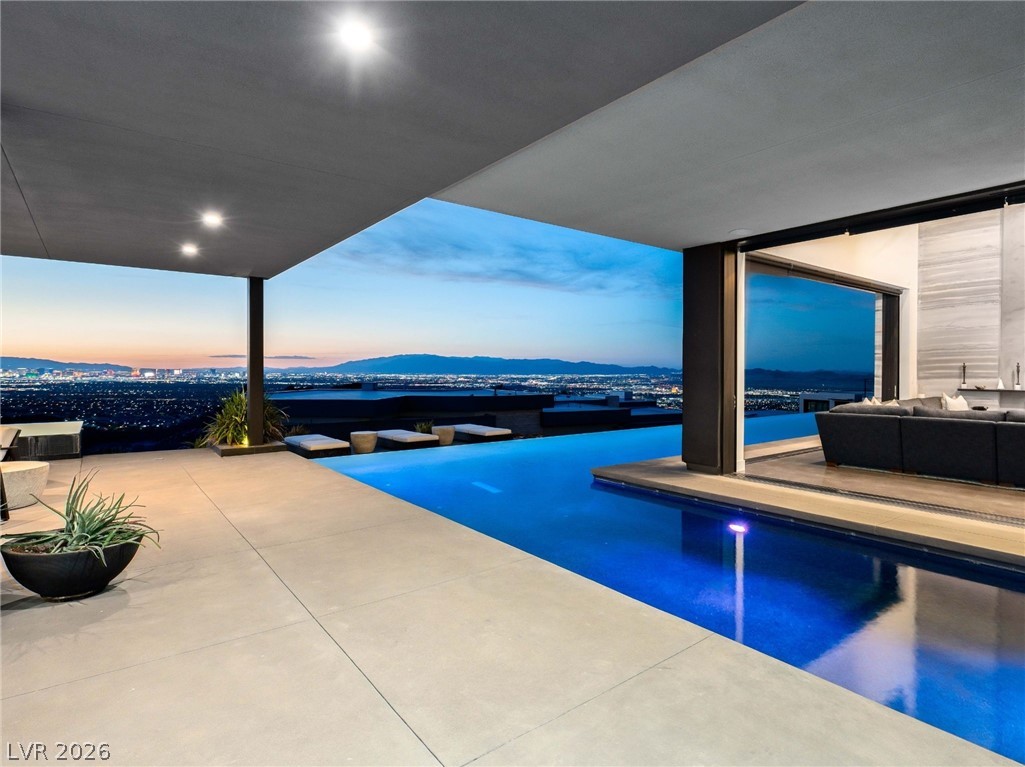669 Dragon Peak Drive