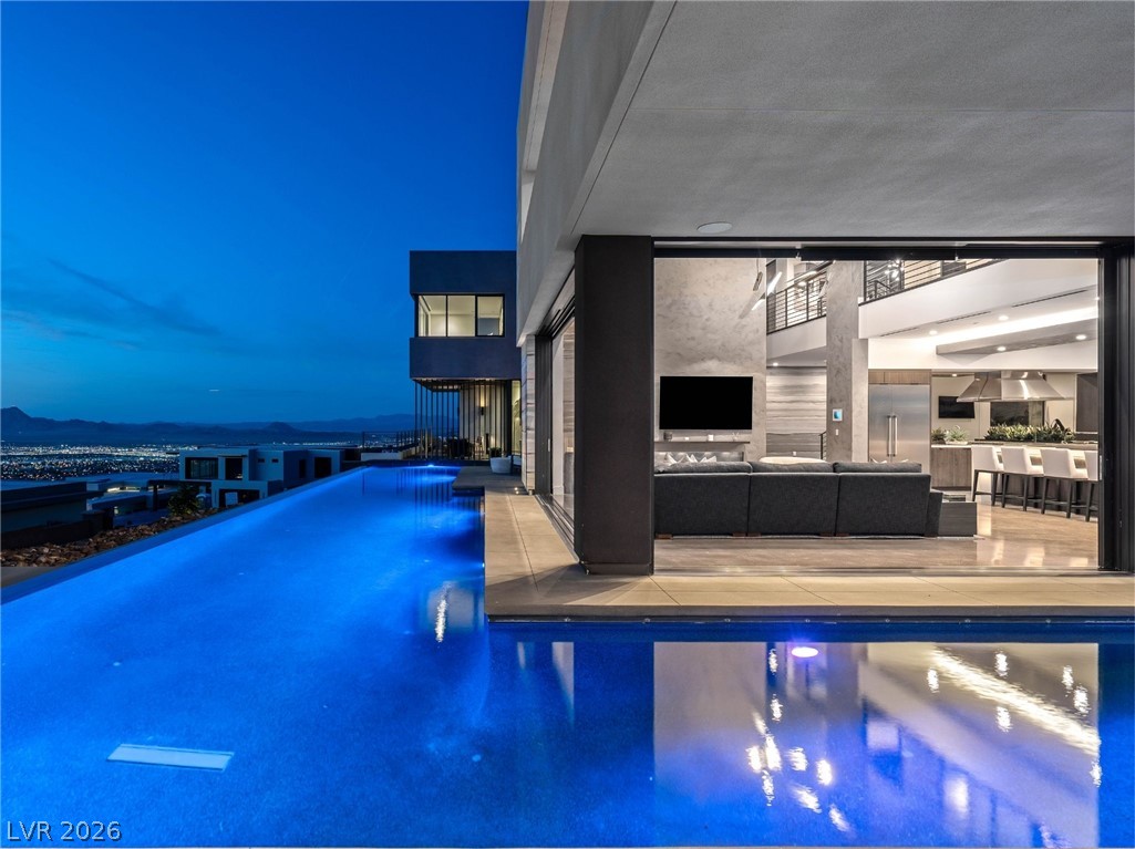 669 Dragon Peak Drive