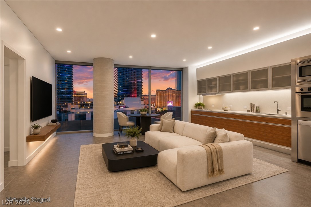 3726 Las Vegas Boulevard 902