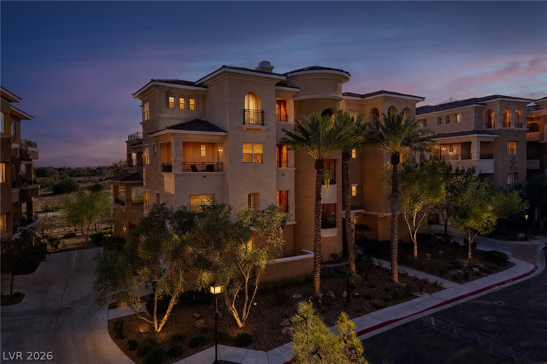 9219 Tesoras Drive 302