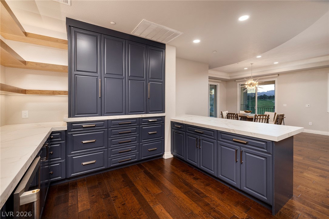 9219 Tesoras Drive 302