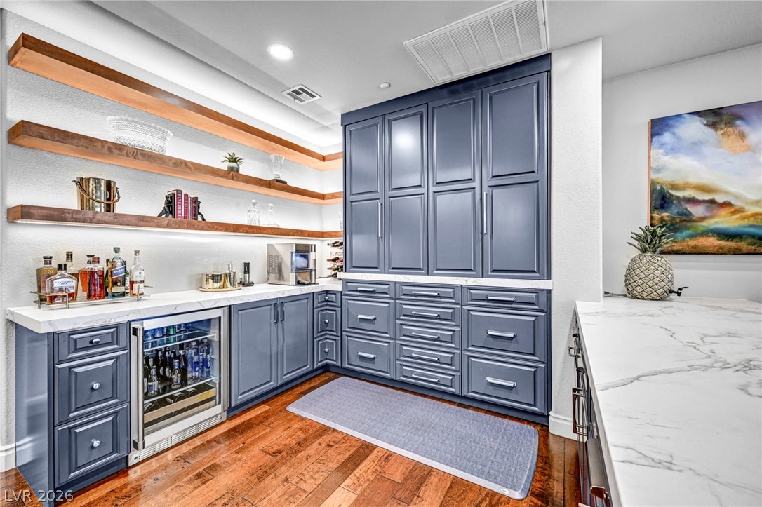 9219 Tesoras Drive 302