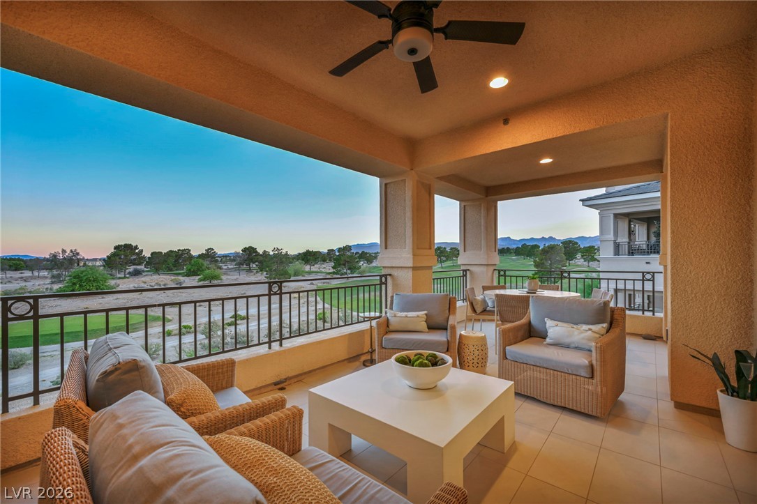 9219 Tesoras Drive 302