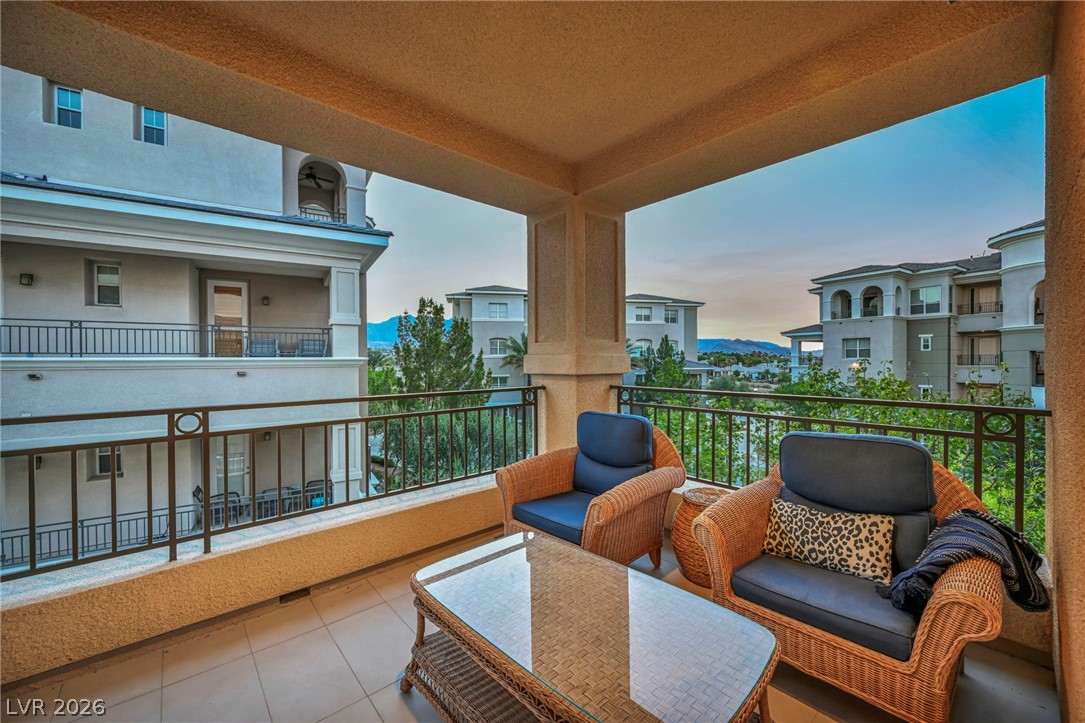 9219 Tesoras Drive 302